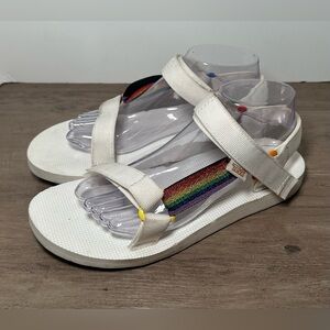 Teva Original Universal Pride Sandal Women’s 9 Rainbow Stripe White.‎